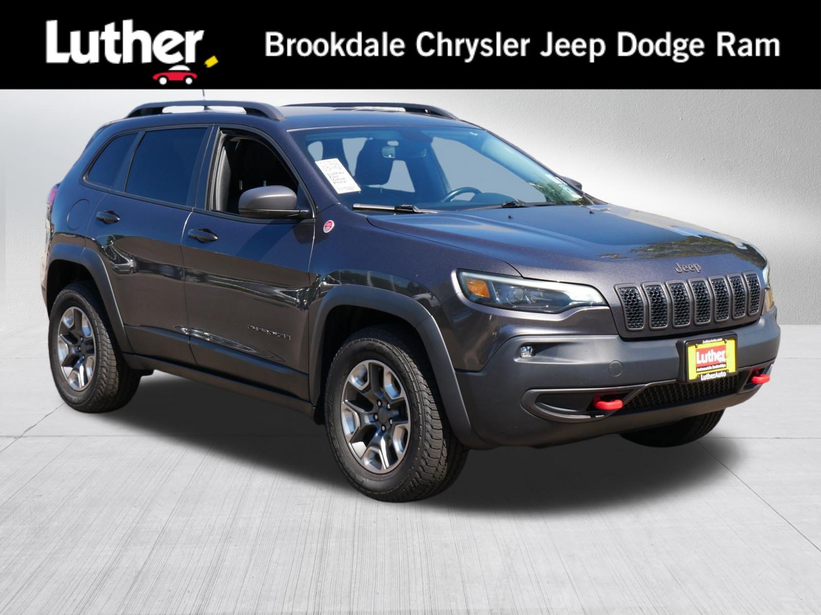 Used 2019 Jeep Cherokee Trailhawk AWD/4WD image 1