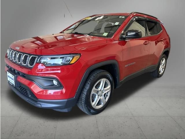 Used 2023 Jeep Compass Latitude w/ Convenience Group AWD/4WD image 1