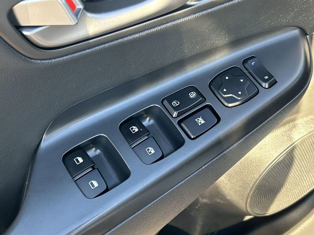 Used 2019 Hyundai Kona Ultimate image 18