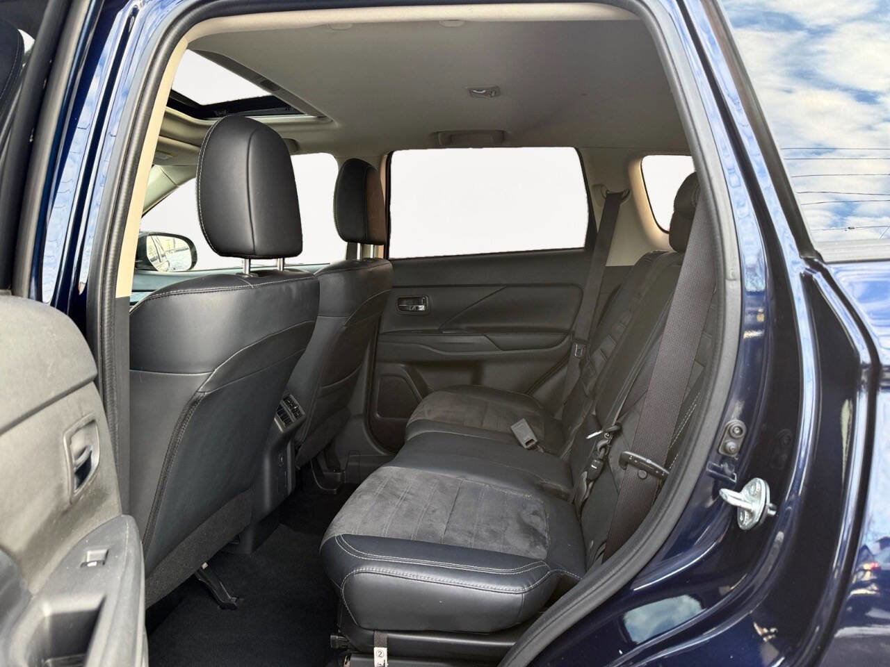 Used 2019 Mitsubishi Outlander SE image 10