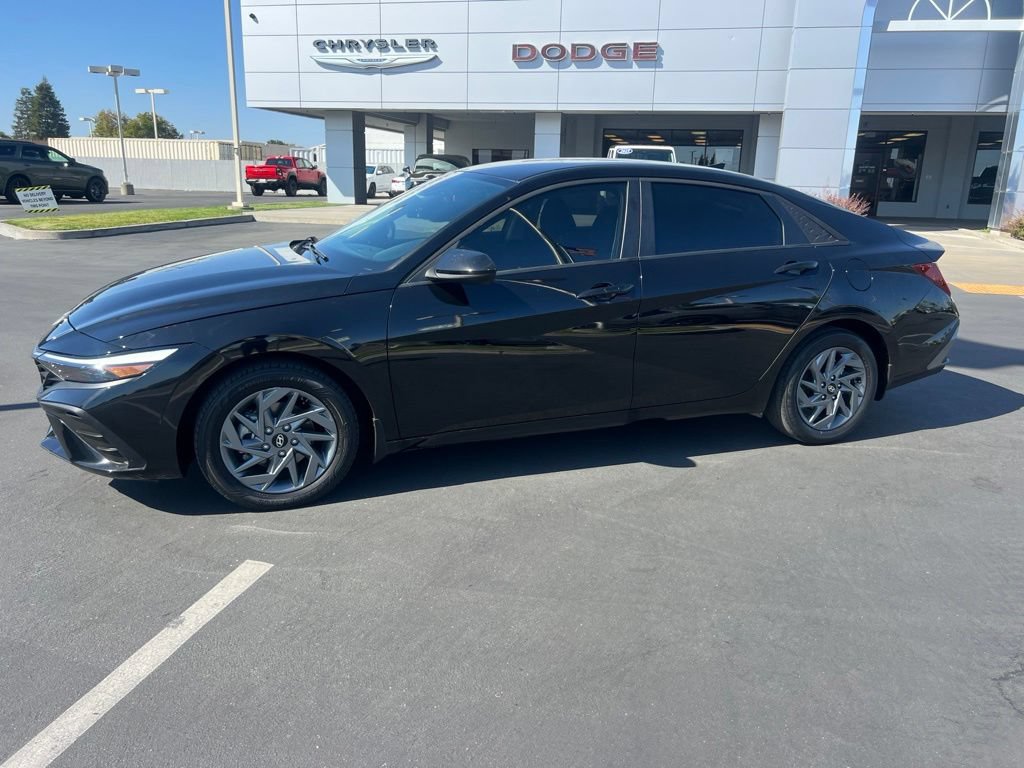 Used 2025 Hyundai Elantra Hybrid FWD image 56
