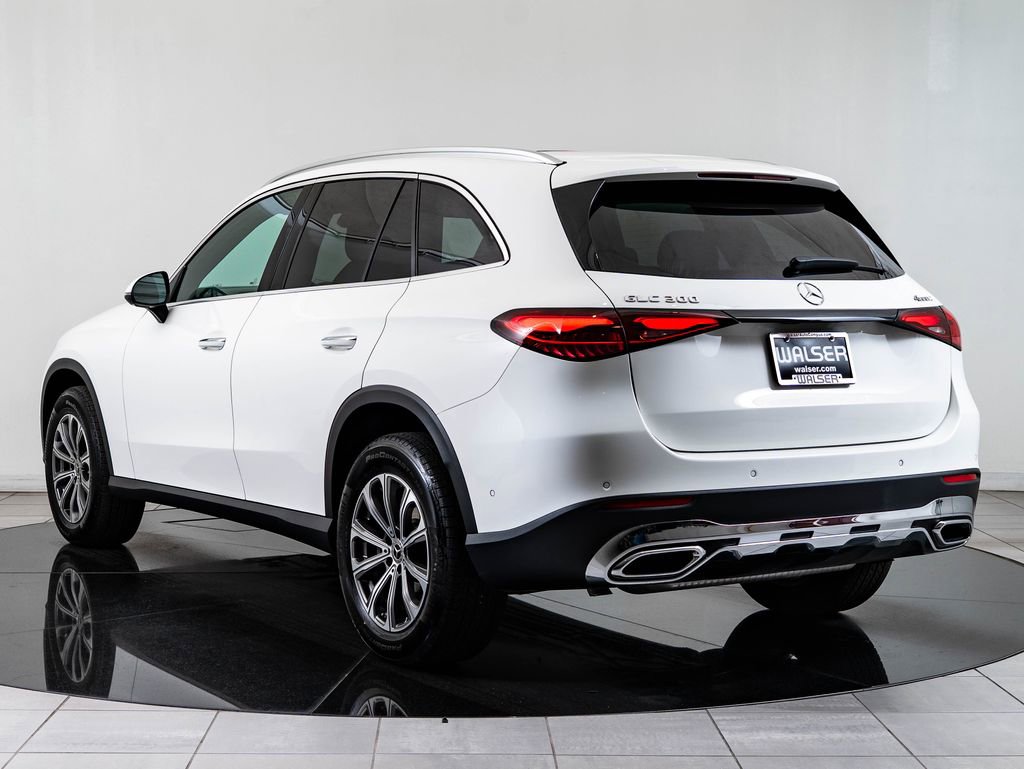 Used 2025 Mercedes-Benz GLC 300 4MATIC image 6
