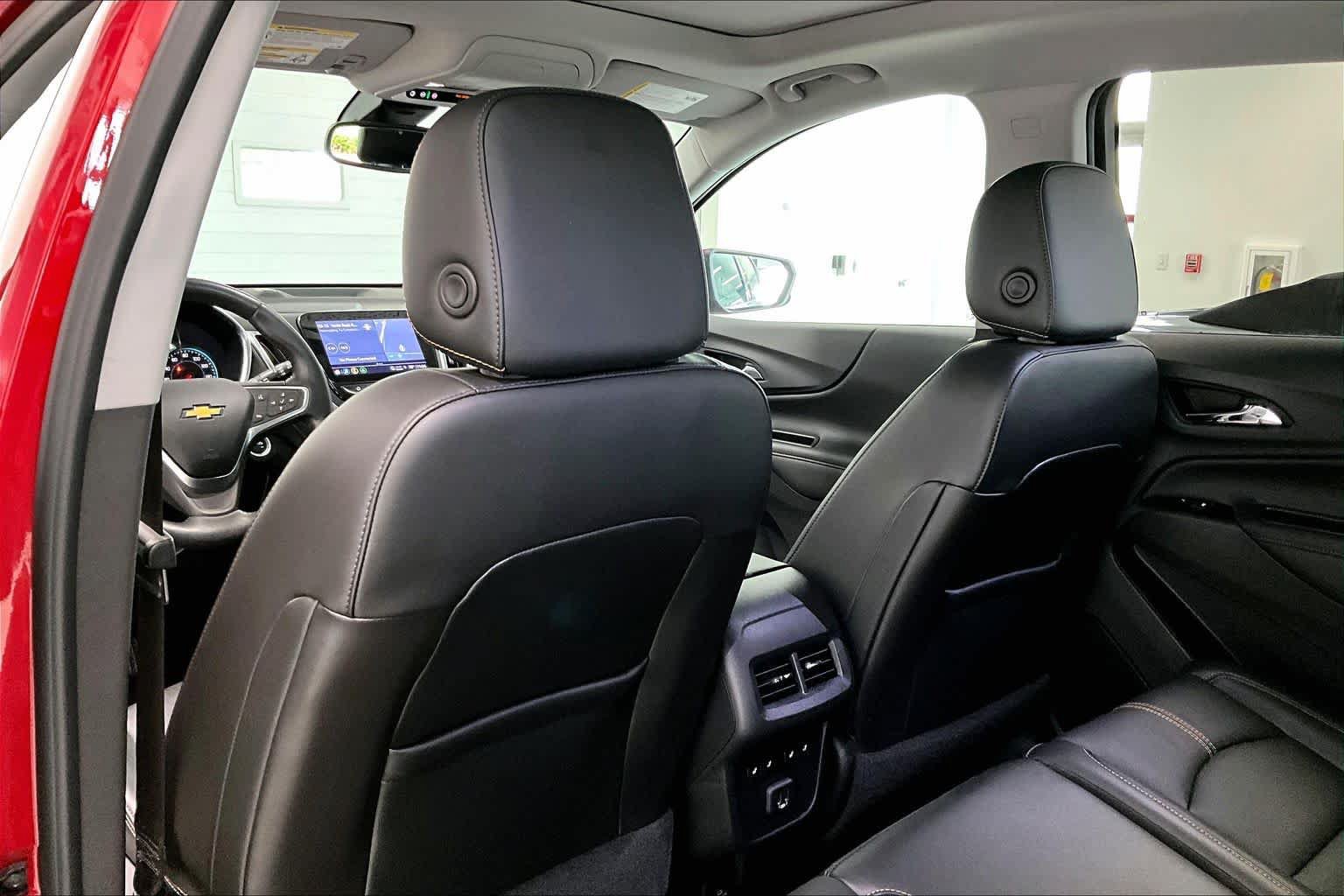 Used 2022 Chevrolet Equinox Premier AWD/4WD image 11