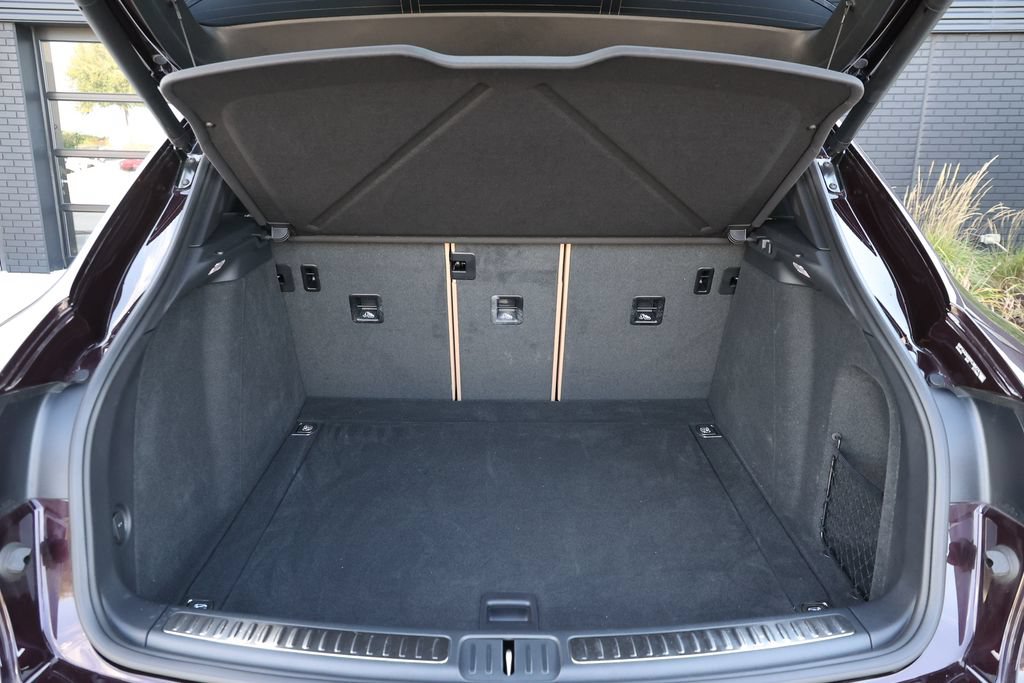 Certified 2026 Porsche Macan AWD/4WD image 36