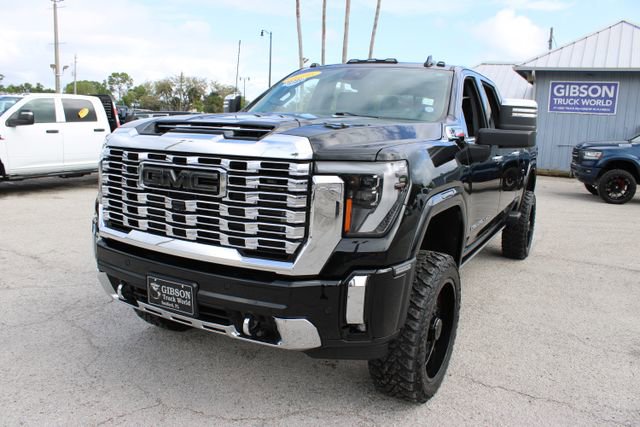 Used 2024 GMC Sierra 2500 Denali w/ Denali Reserve Package image 3