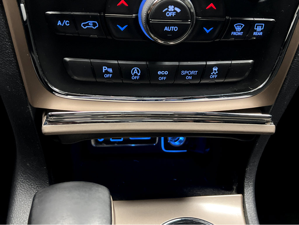 Used 2017 Jeep Grand Cherokee Laredo w/ Quick Order Package 23E AWD/4WD image 16