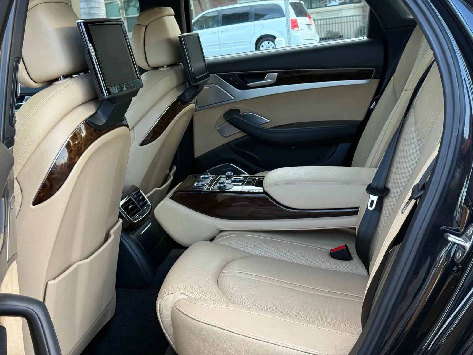 Used 2012 Audi A8 4.2 image 16