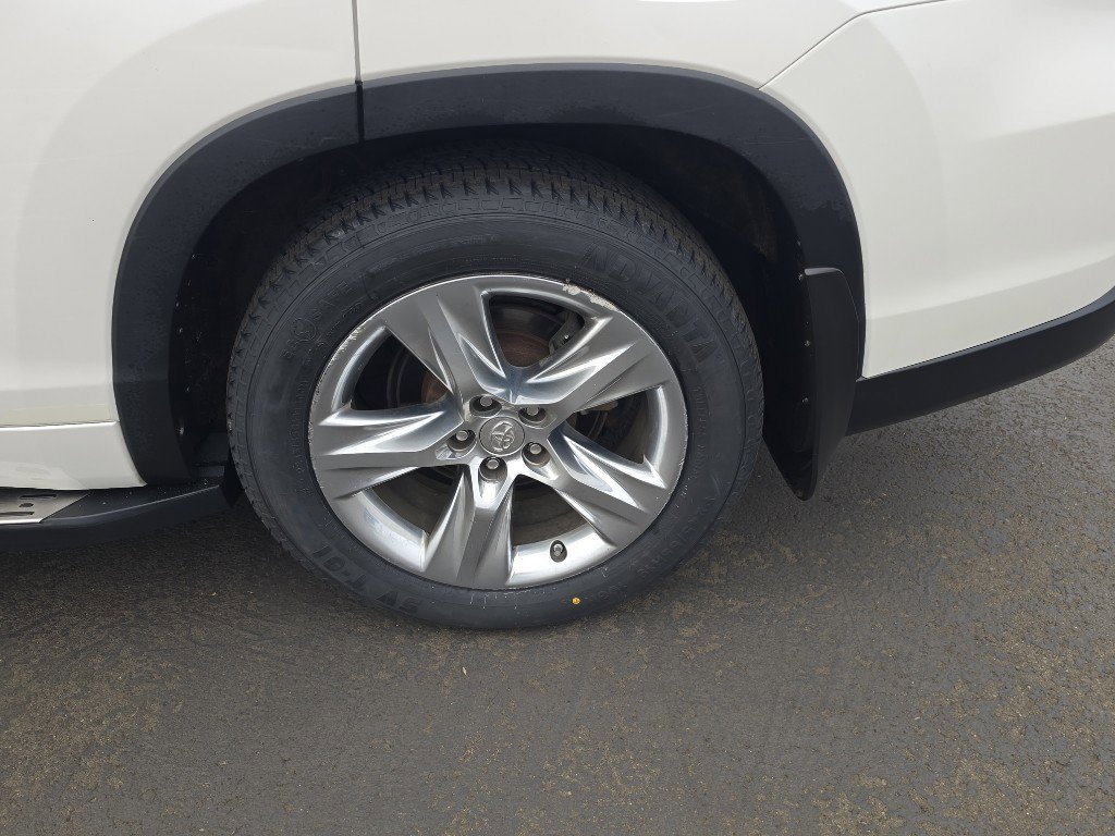Used 2014 Toyota Highlander Limited Platinum image 11