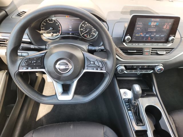 Used 2024 Nissan Altima 2.5 SV FWD image 26