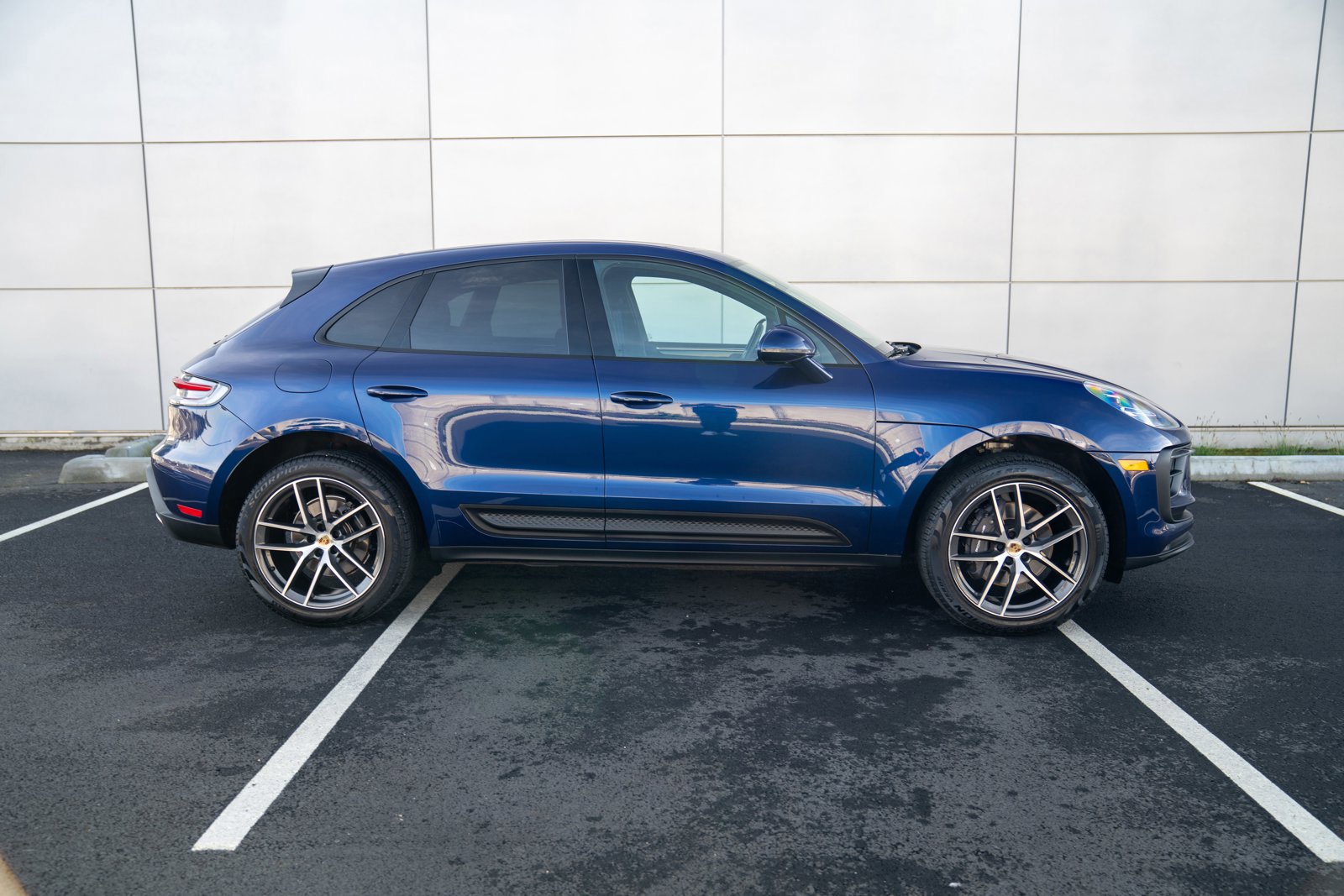 Certified 2024 Porsche Macan image 8