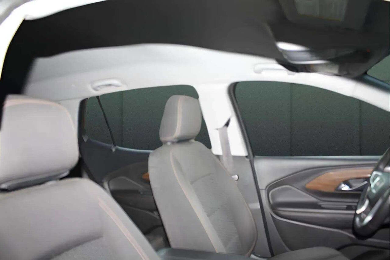 Used 2018 GMC Terrain SLE w/ Driver Convenience Package image 29