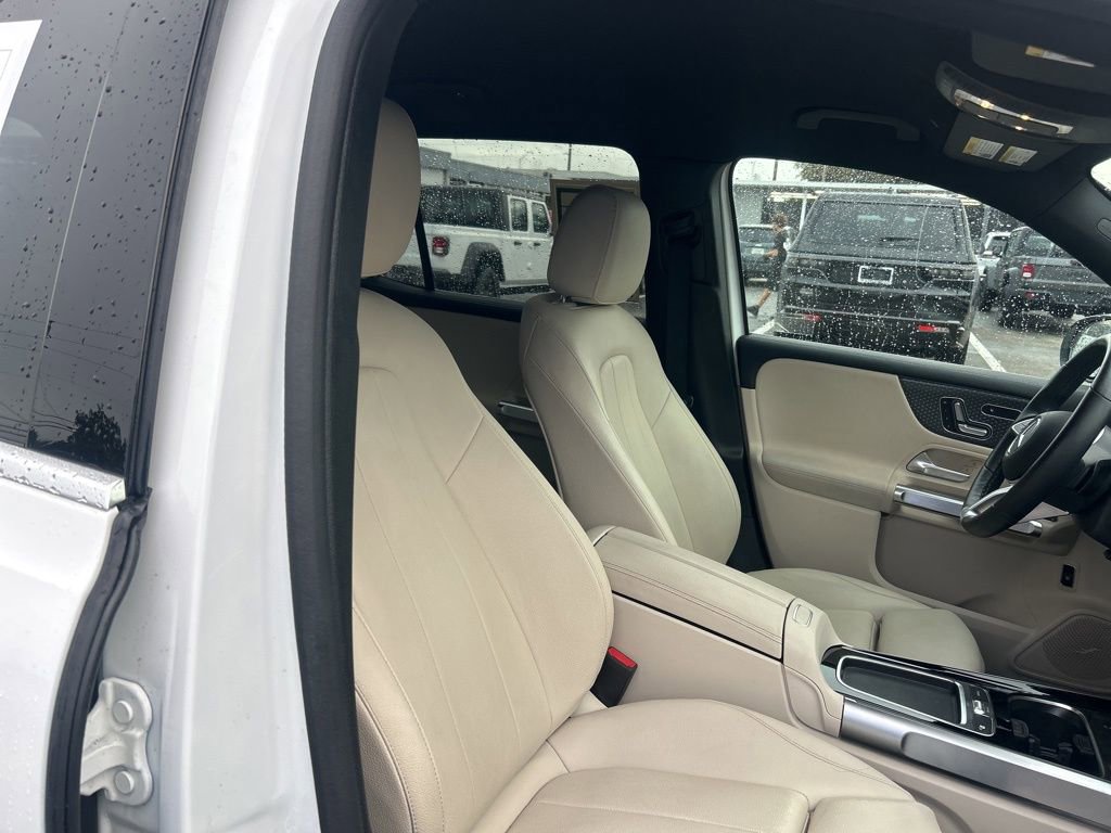 Used 2025 Mercedes-Benz GLB 250 4MATIC image 20