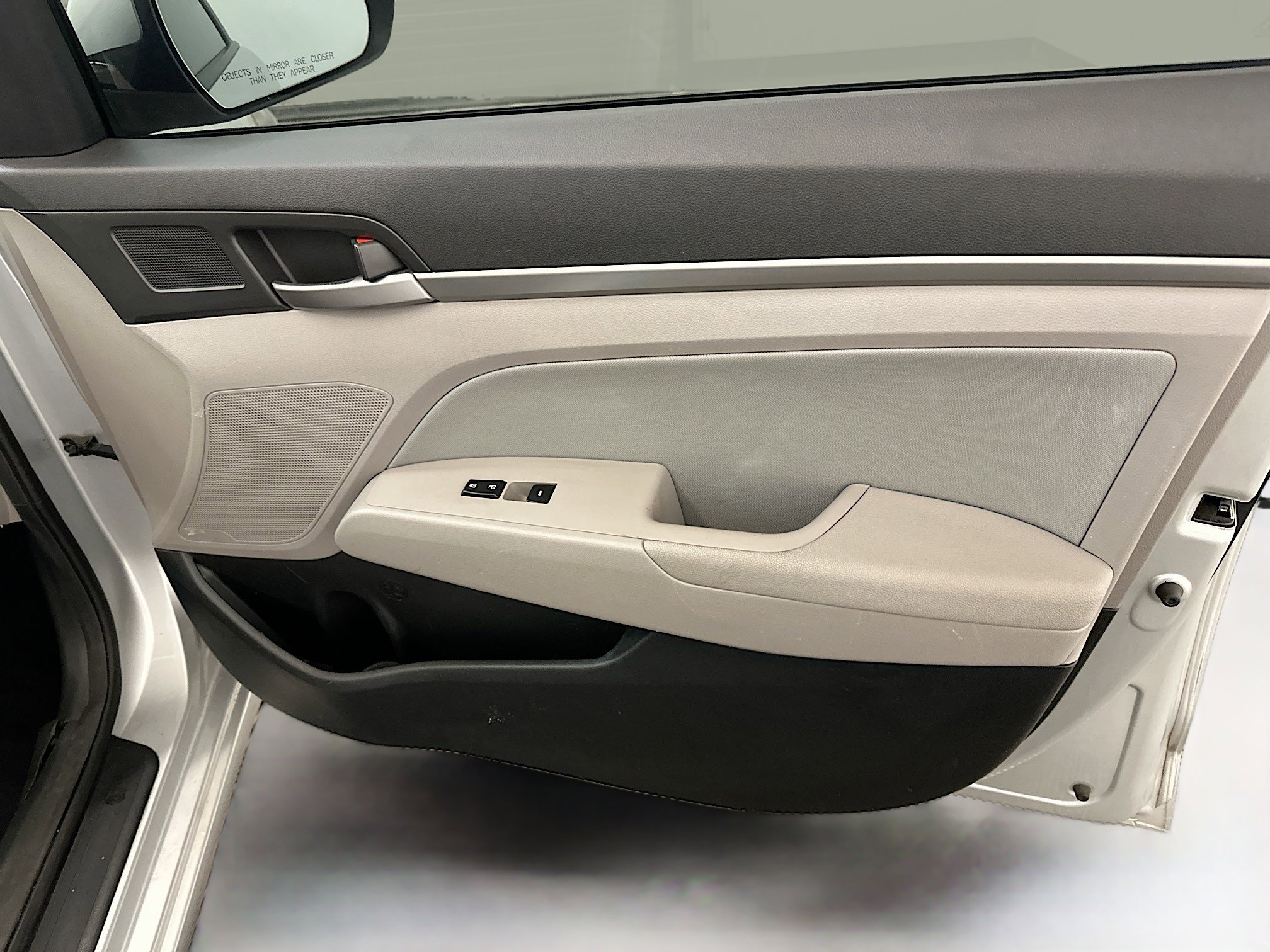 Used 2017 Hyundai Elantra SE w/ SE A/T Tech Package 03 image 32