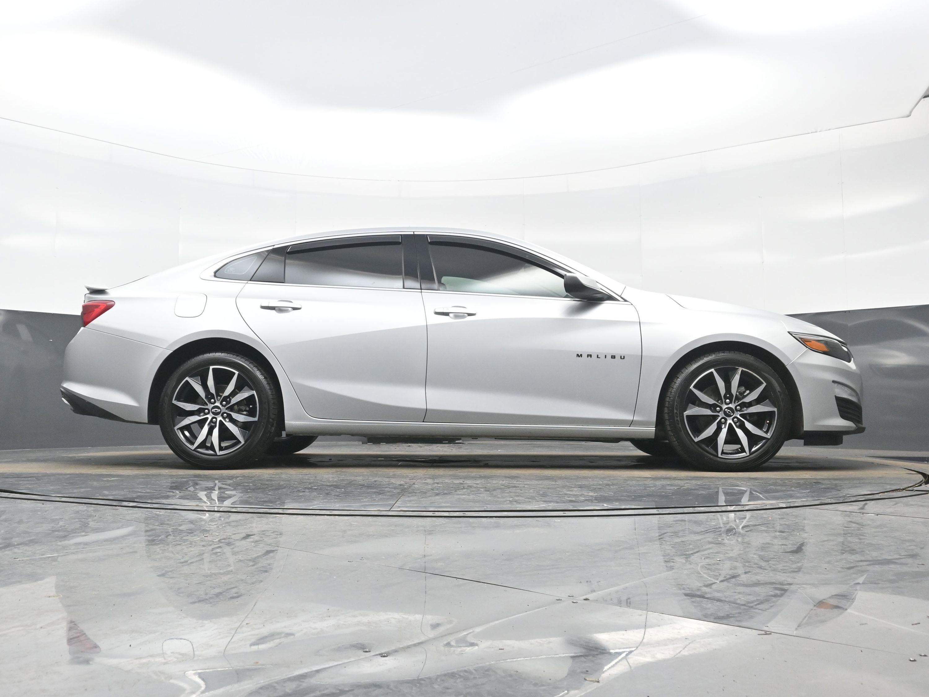 Used 2022 Chevrolet Malibu RS image 30