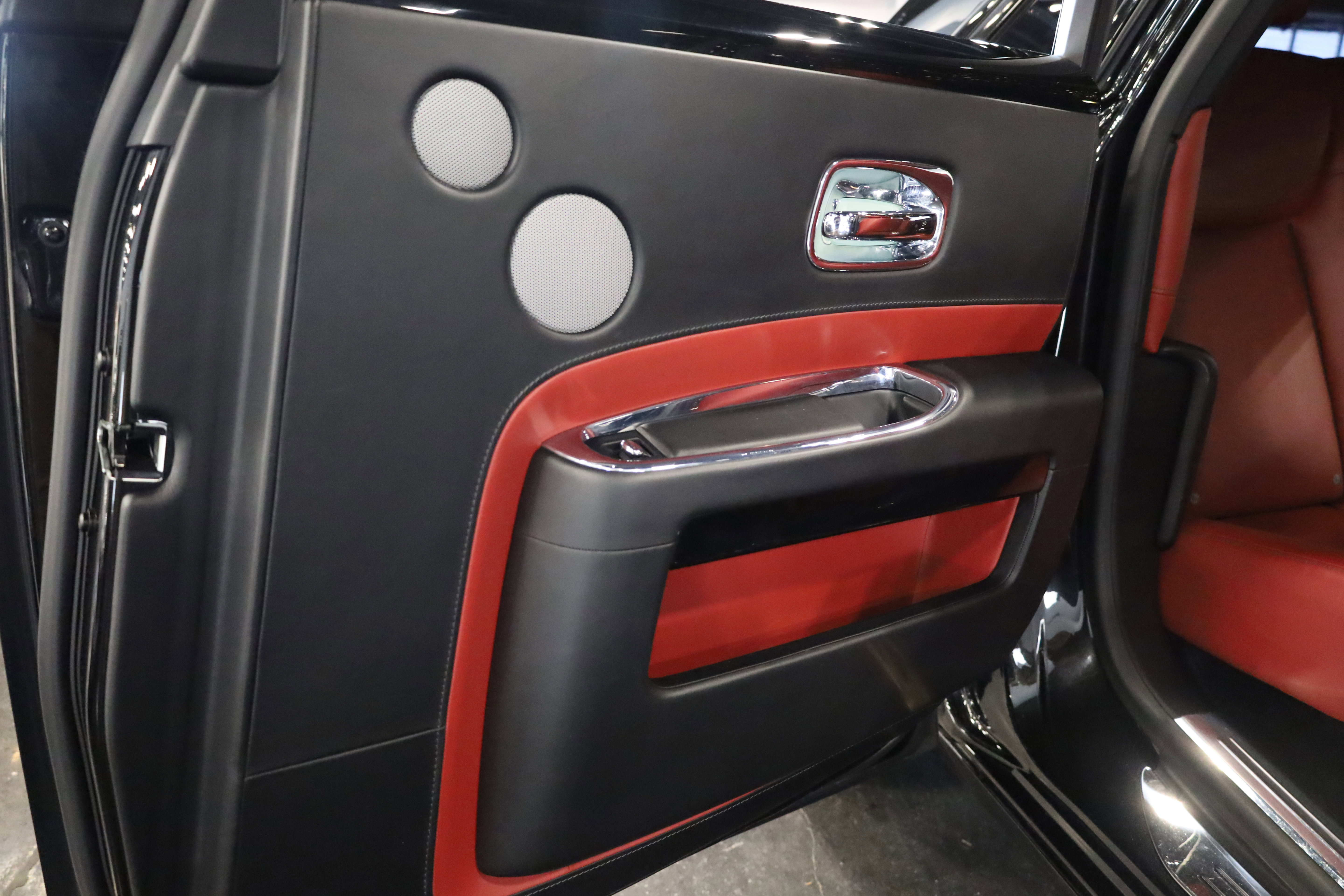 Used 2017 Rolls-Royce Ghost image 42