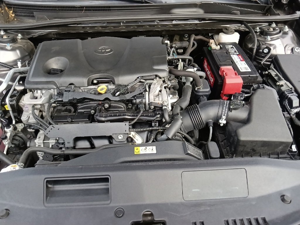 Used 2019 Toyota Camry LE w/ Phone Cable & Charge Package image 32