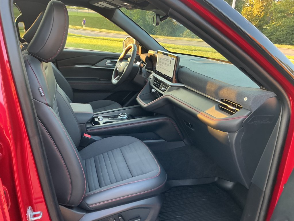 New 2026 Ford Explorer ST-Line w/ ST-Line Street Pack AWD/4WD image 20
