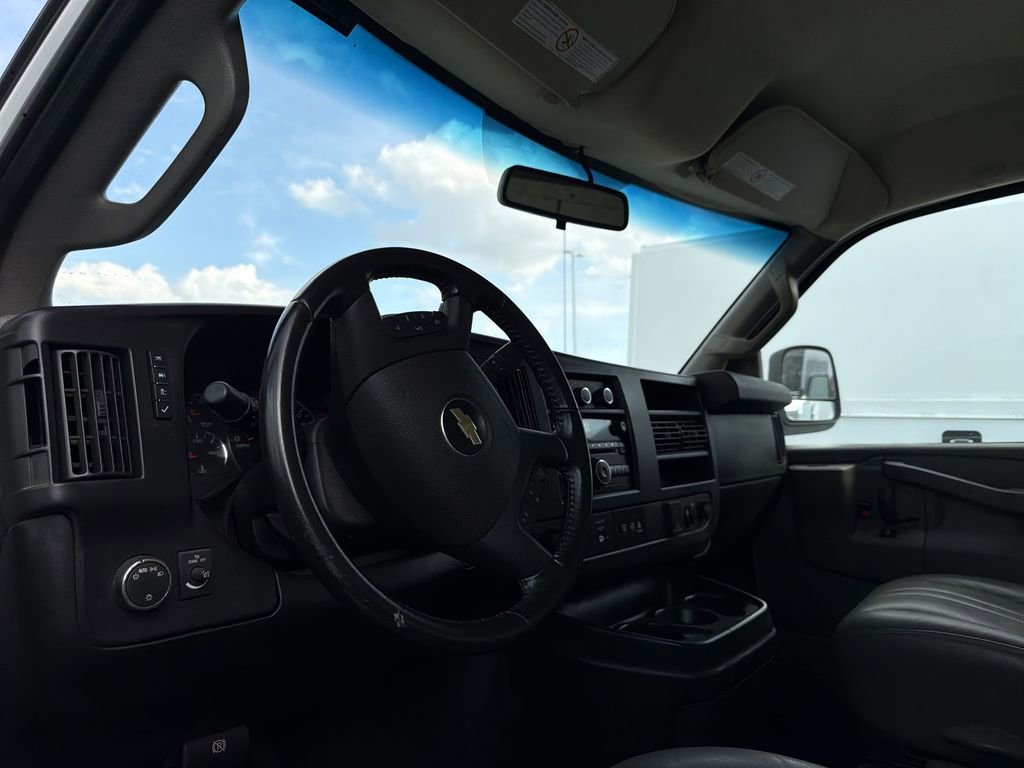 Used 2021 Chevrolet Express 2500 w/ Driver Convenience Package image 7