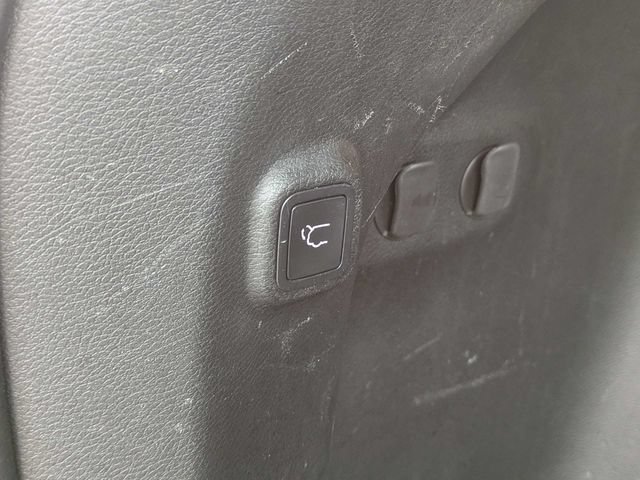 Used 2019 Jeep Cherokee Trailhawk AWD/4WD image 13