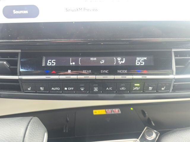 Used 2025 Toyota Sienna Platinum image 19