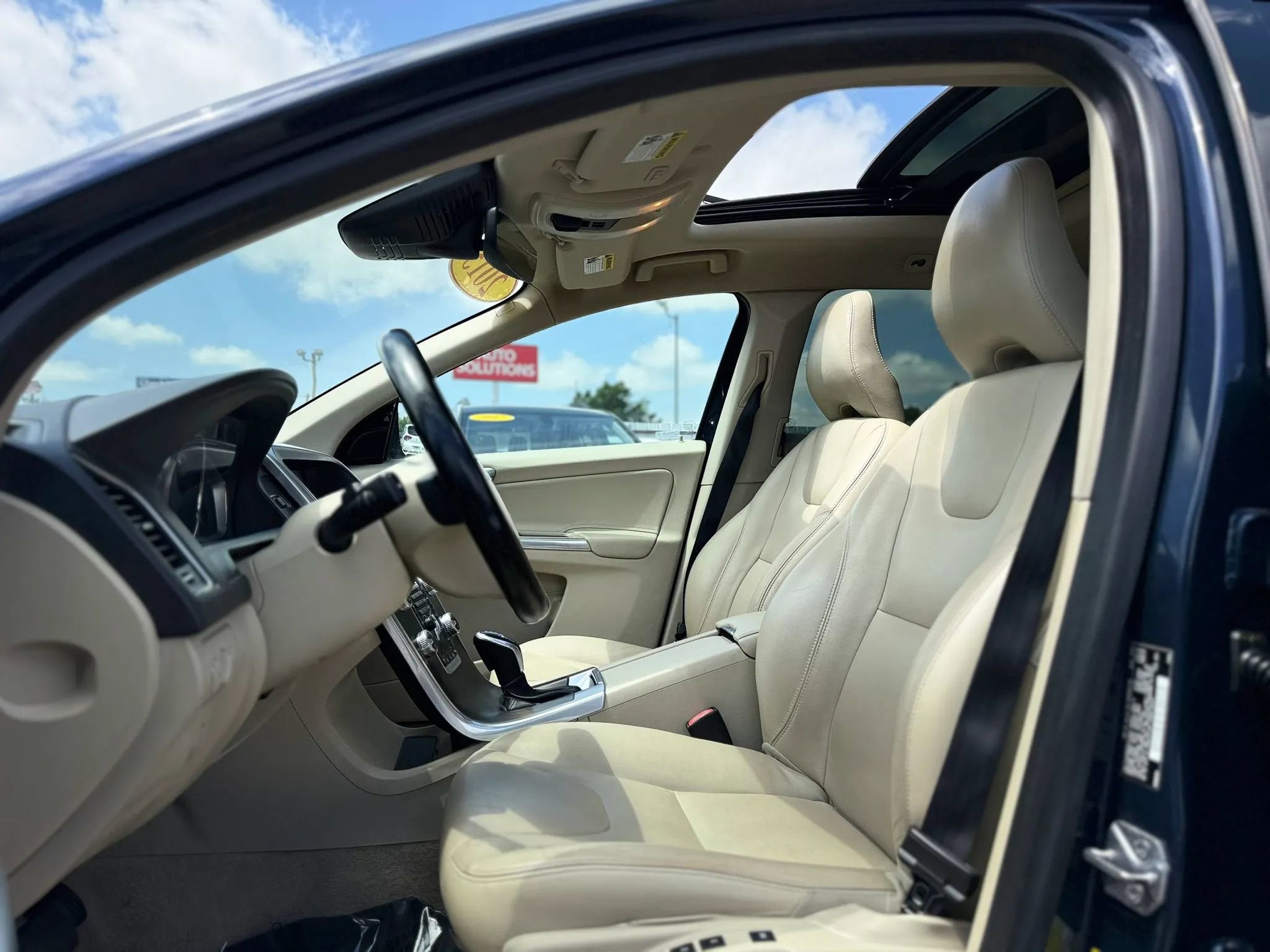 Used 2015 Volvo XC60 T5 Platinum FWD image 23