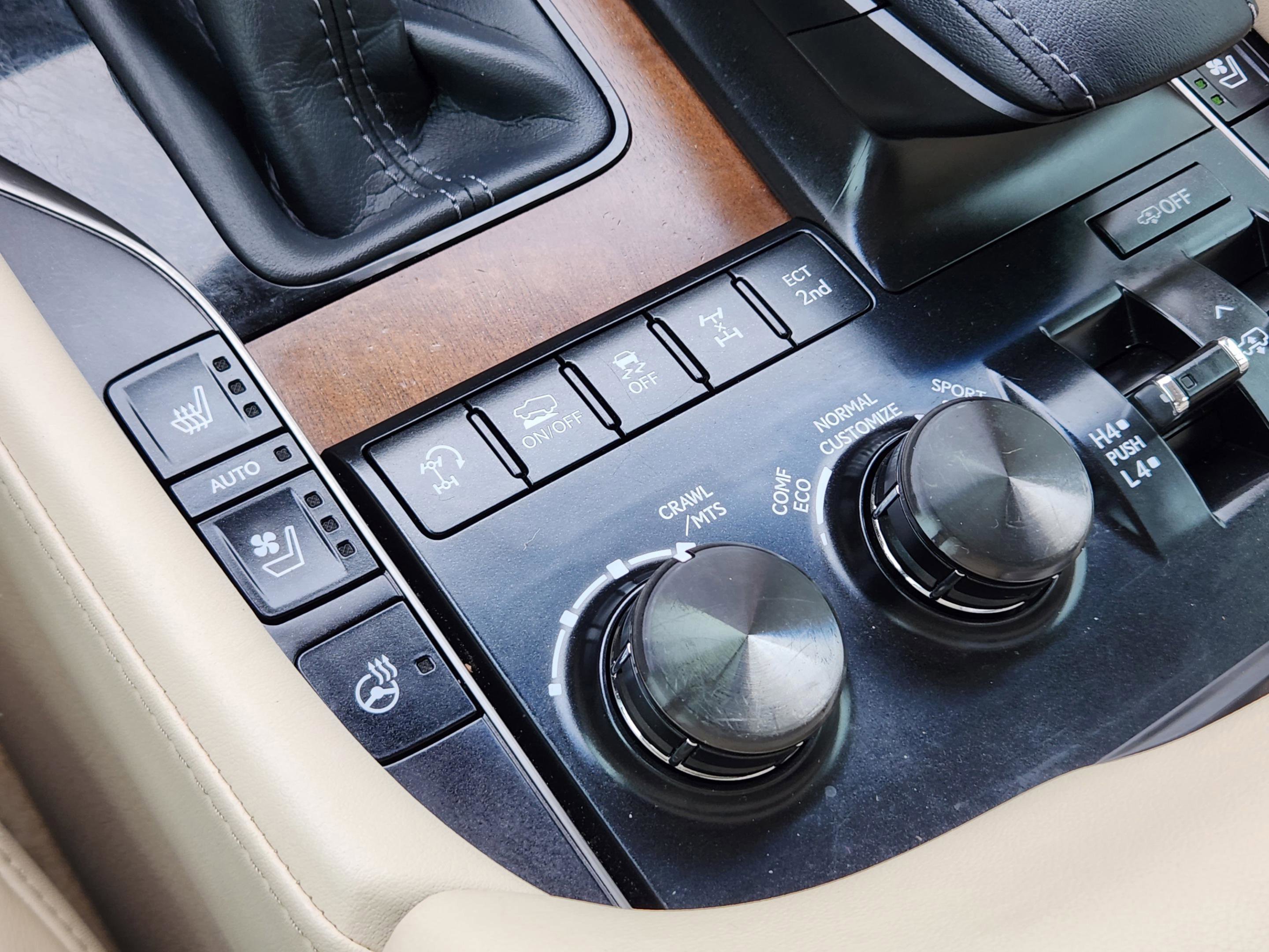 Certified 2021 Lexus LX 570 4WD w/ Luxury Package image 17