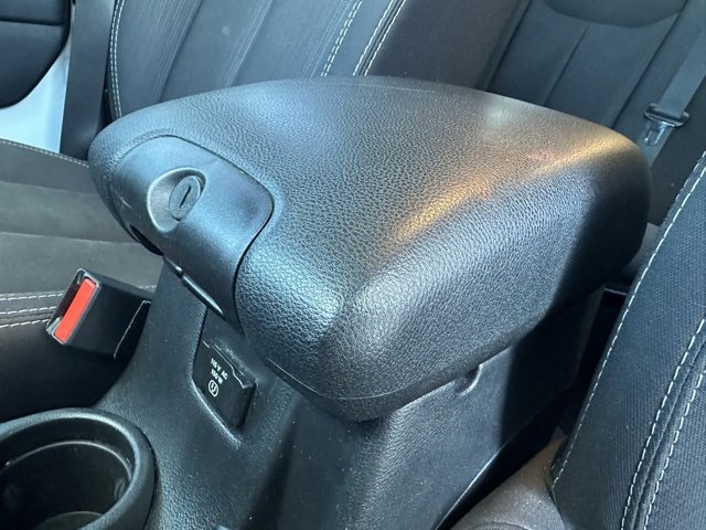 Used 2015 Jeep Wrangler Unlimited Sahara w/ Connectivity Group image 25