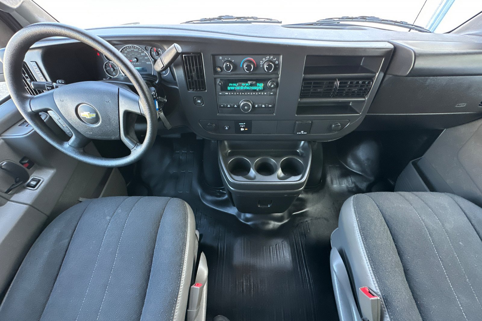 Used 2025 Chevrolet Express 2500 w/ Driver Convenience Package RWD image 15