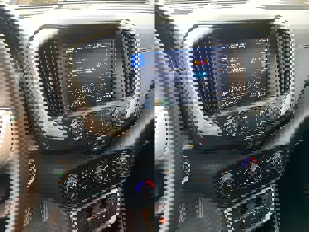 Used 2024 GMC Terrain SLT w/ Infotainment Package II AWD/4WD image 12