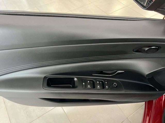 Used 2025 Hyundai Elantra Sport image 14