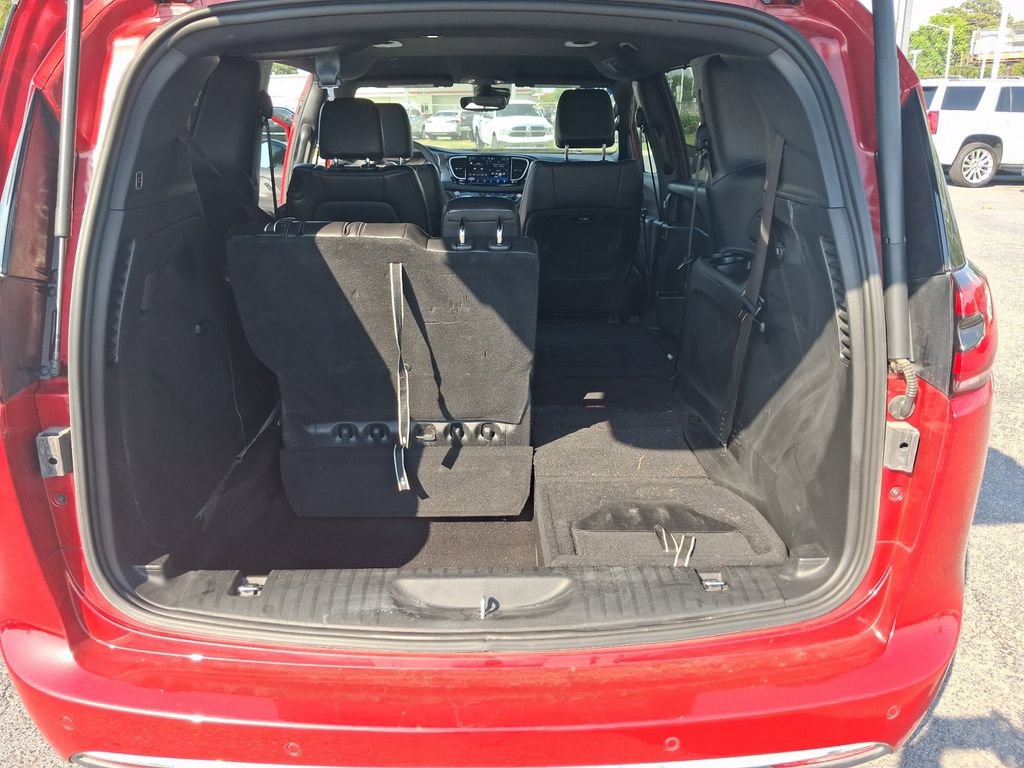 Used 2025 Chrysler Pacifica Select FWD image 17