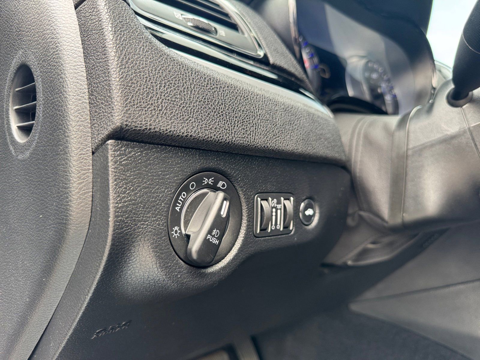 Used 2022 Chrysler 300 S w/ Comfort Group image 21