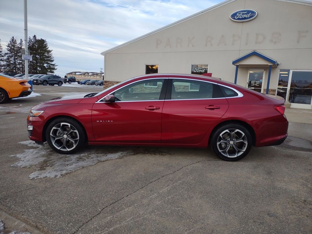 Used 2023 Chevrolet Malibu LT image 2