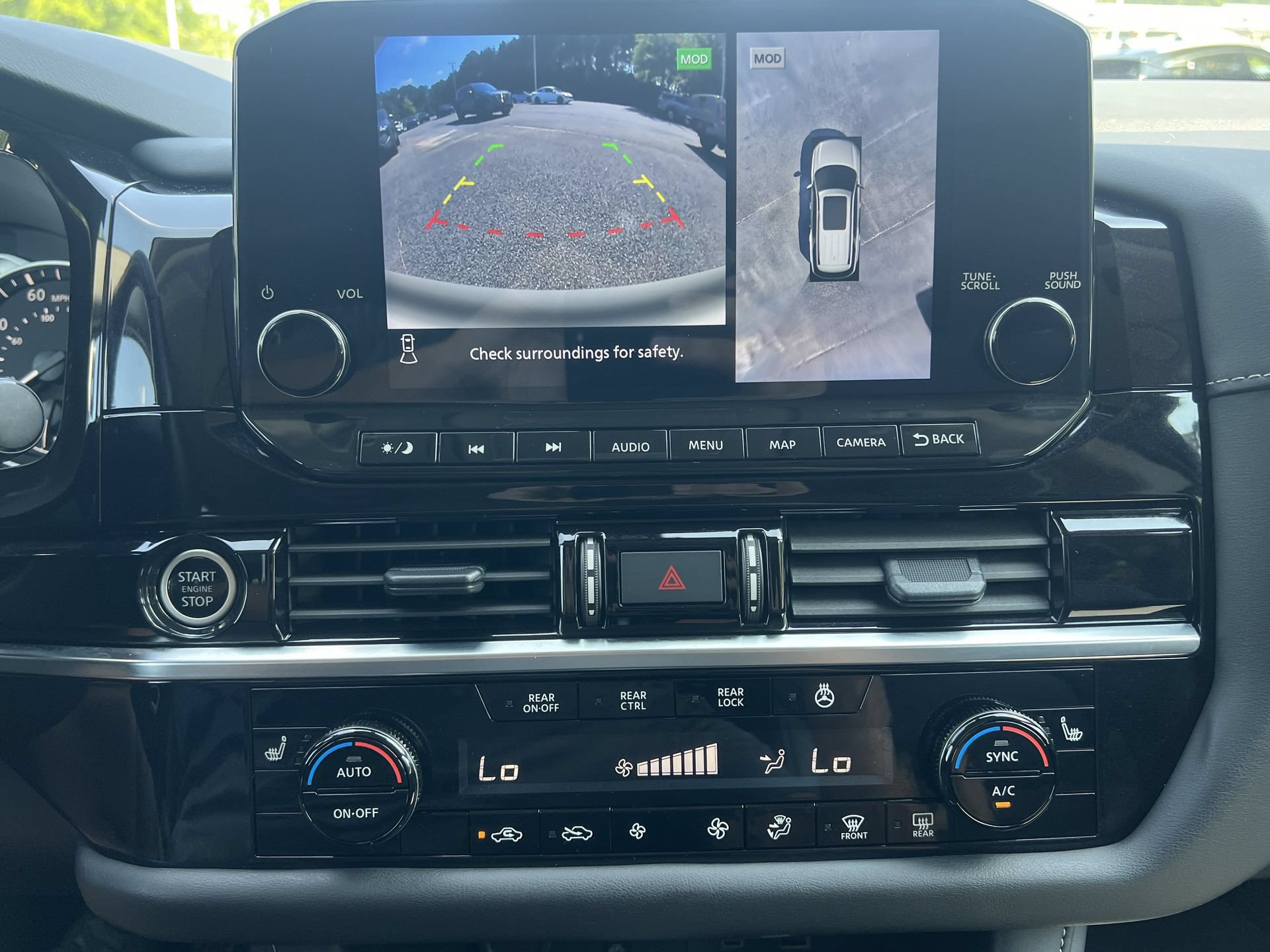 Used 2024 Nissan Pathfinder SL AWD/4WD image 5