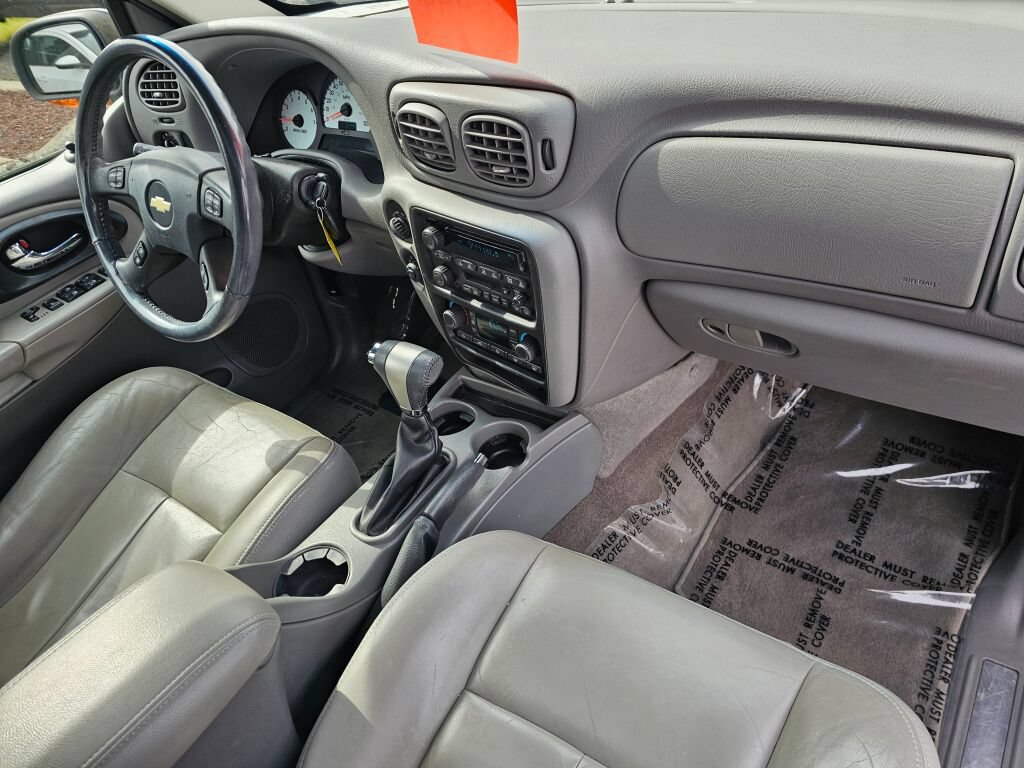 Used 2005 Chevrolet TrailBlazer LT w/ Luxury Package AWD/4WD image 13