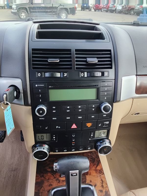 Used 2008 Volkswagen Touareg VR6 image 12