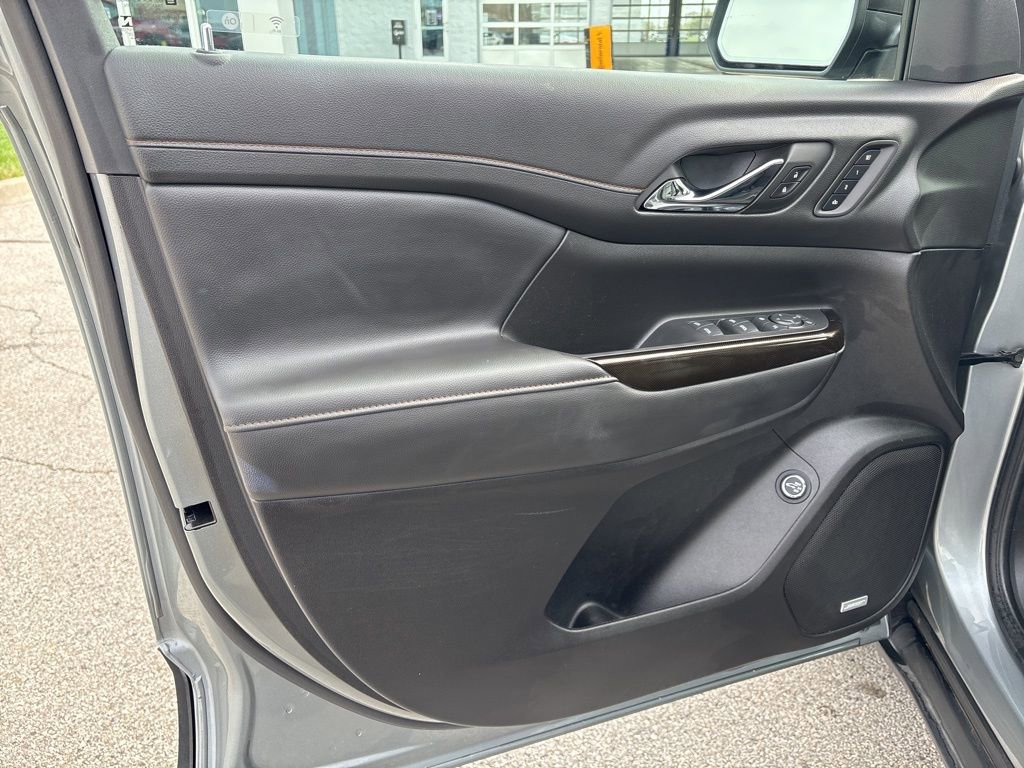 Used 2023 GMC Acadia AT4 w/ Technology Package image 8