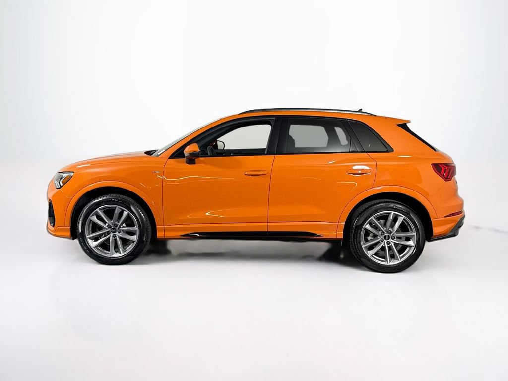 Used 2025 Audi Q3 2.0T Premium w/ Convenience Package AWD/4WD image 2