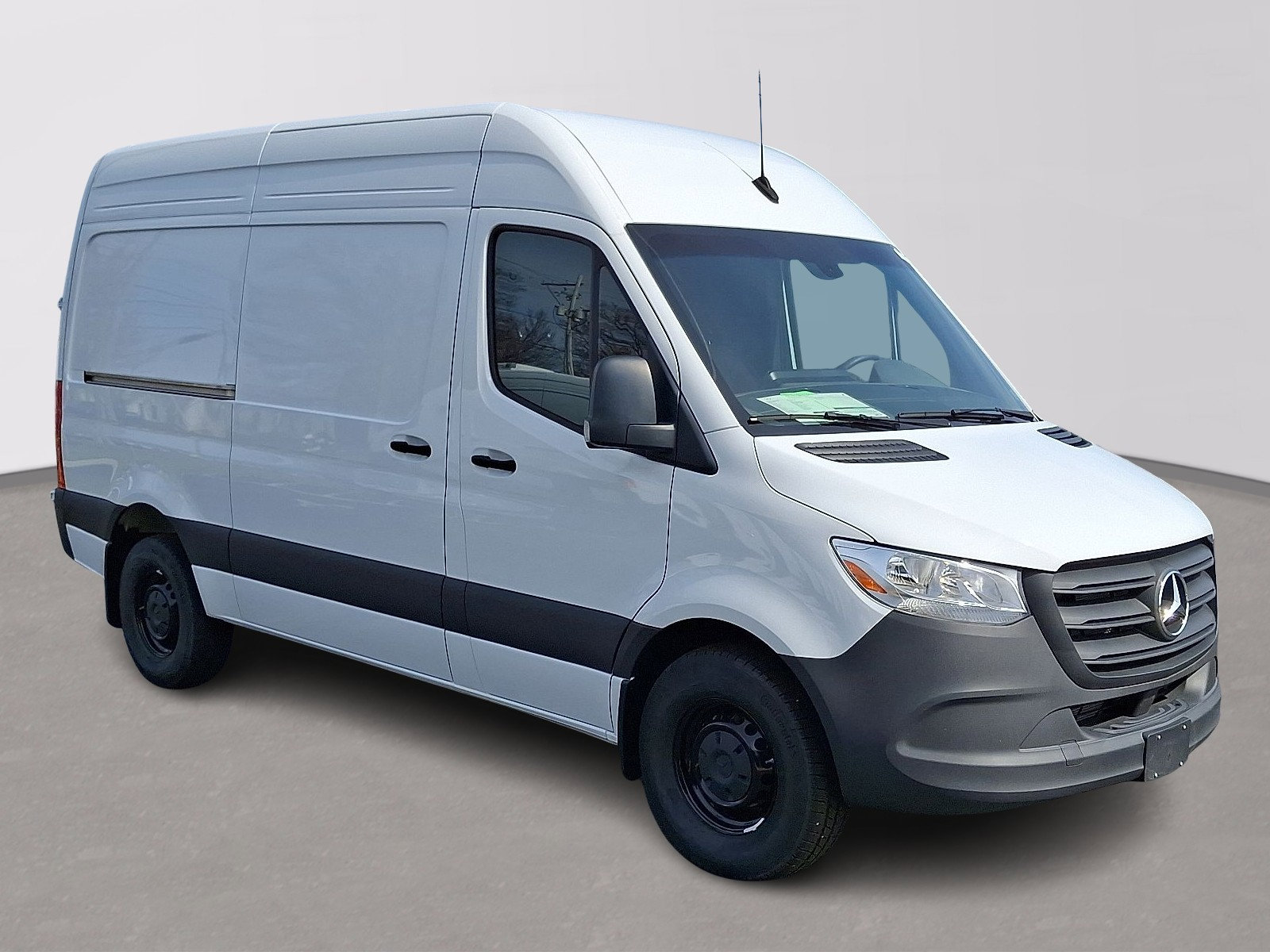 Used 2024 Mercedes-Benz Sprinter 2500 image 3