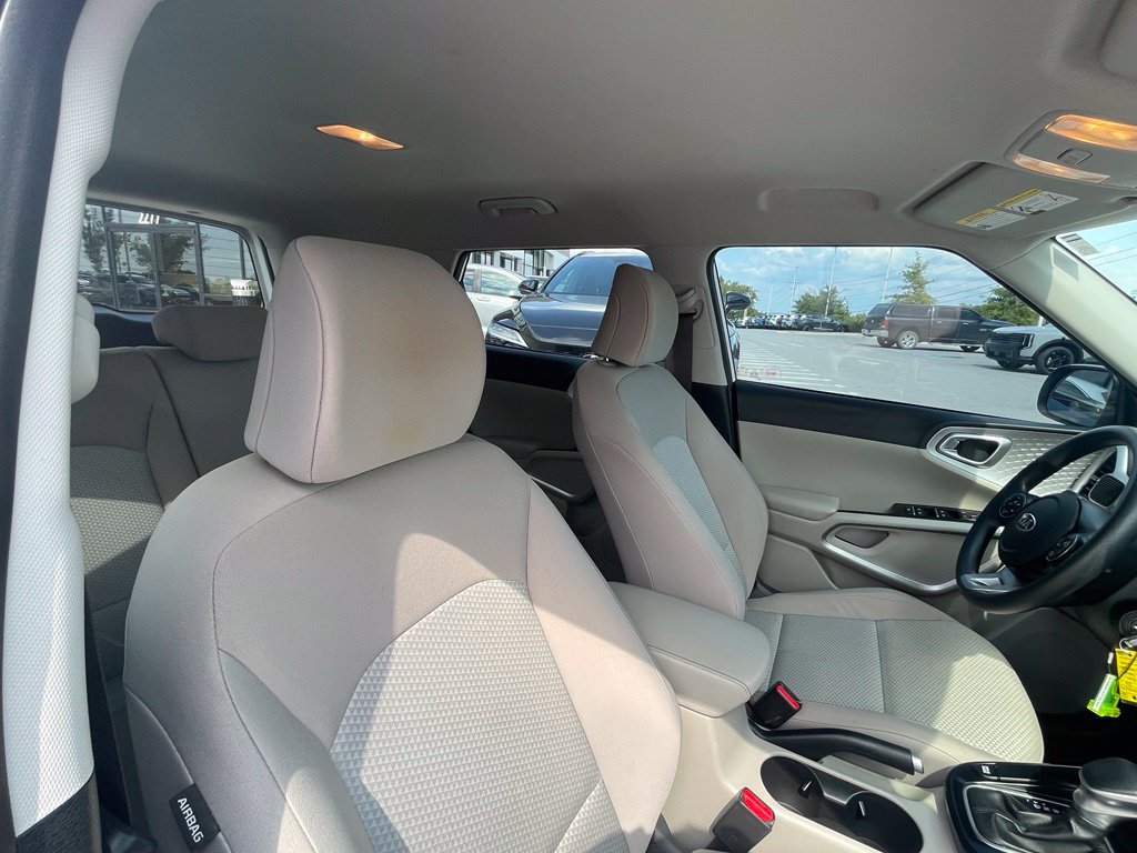 Used 2020 Kia Soul LX FWD image 28