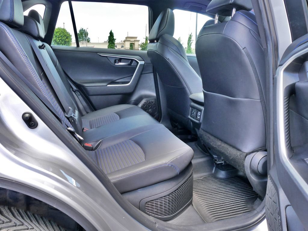 Used 2022 Toyota RAV4 XSE AWD/4WD image 11