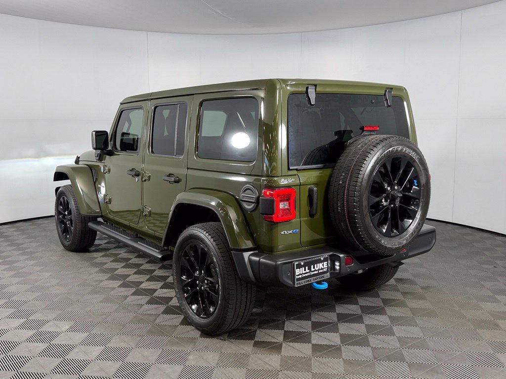 Used 2022 Jeep Wrangler Unlimited Sahara w/ Safety Group AWD/4WD image 9