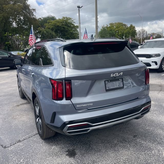 Used 2023 Kia Sorento S w/ Panoramic Sunroof Package image 3