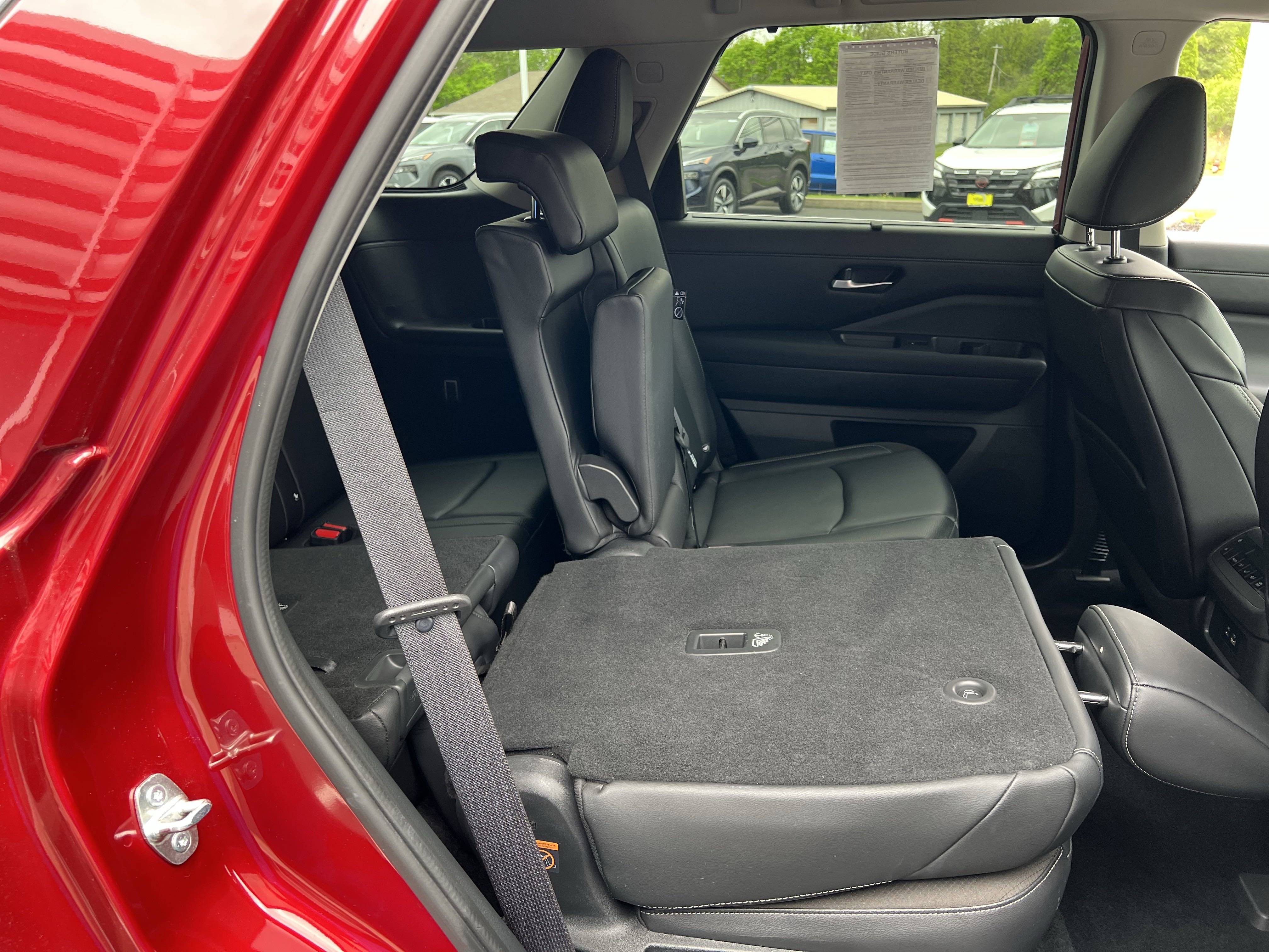 Used 2022 Nissan Pathfinder SL image 15