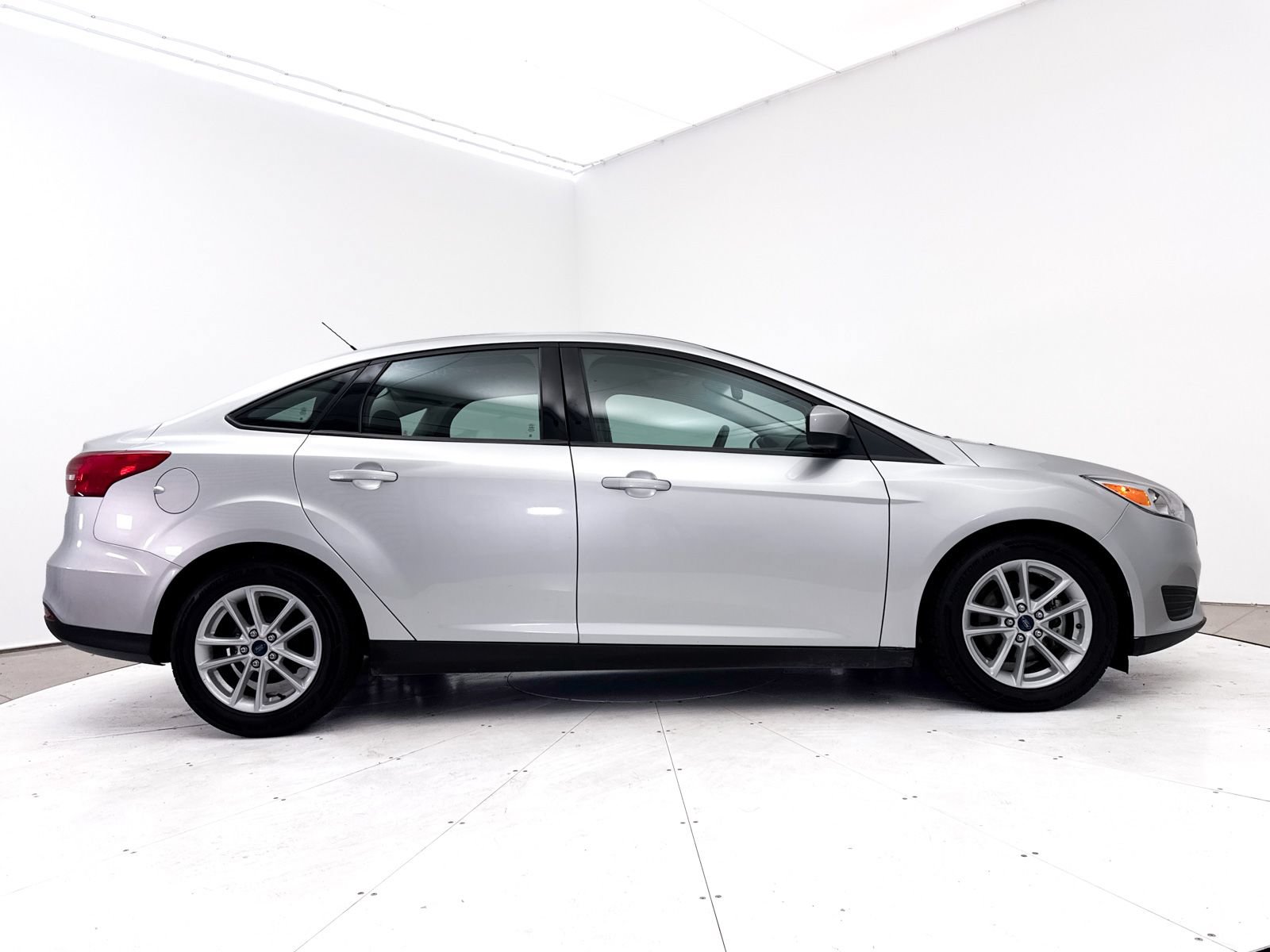 Used 2018 Ford Focus SE FWD image 30