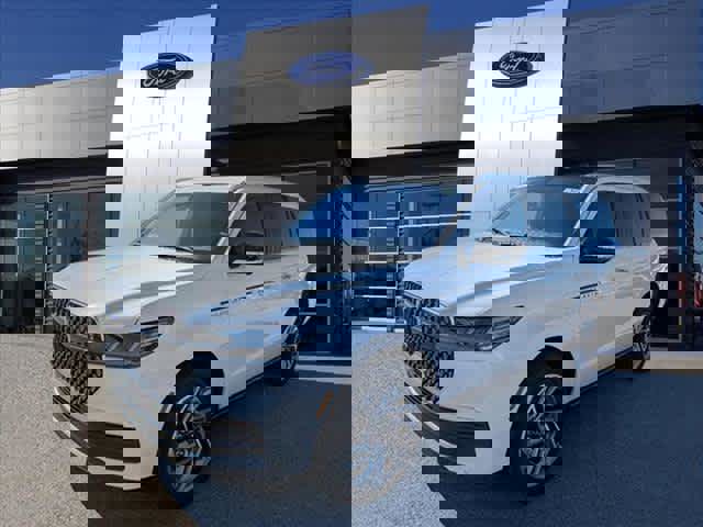 New 2025 Lincoln Navigator Reserve image 4