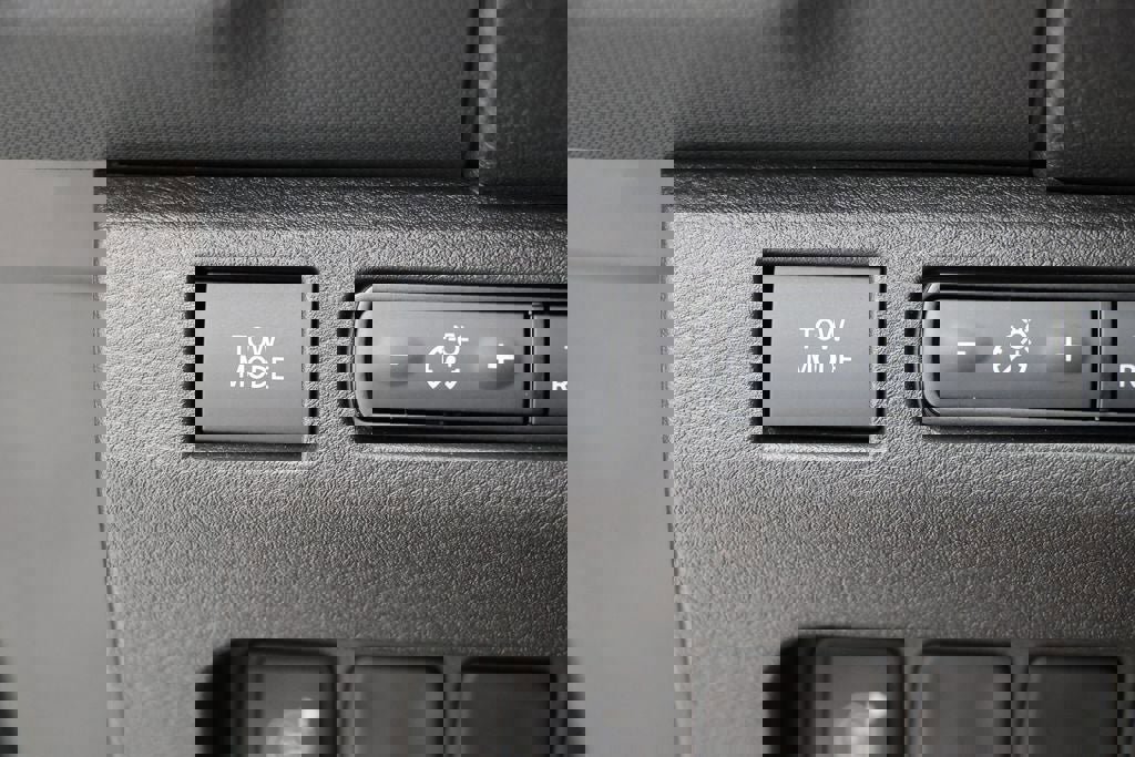 Used 2023 Nissan Frontier PRO-4X w/ Pro Convenience Package image 32