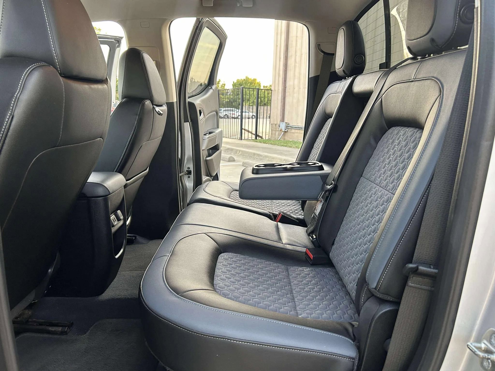 Used 2019 Chevrolet Colorado Z71 AWD/4WD image 14