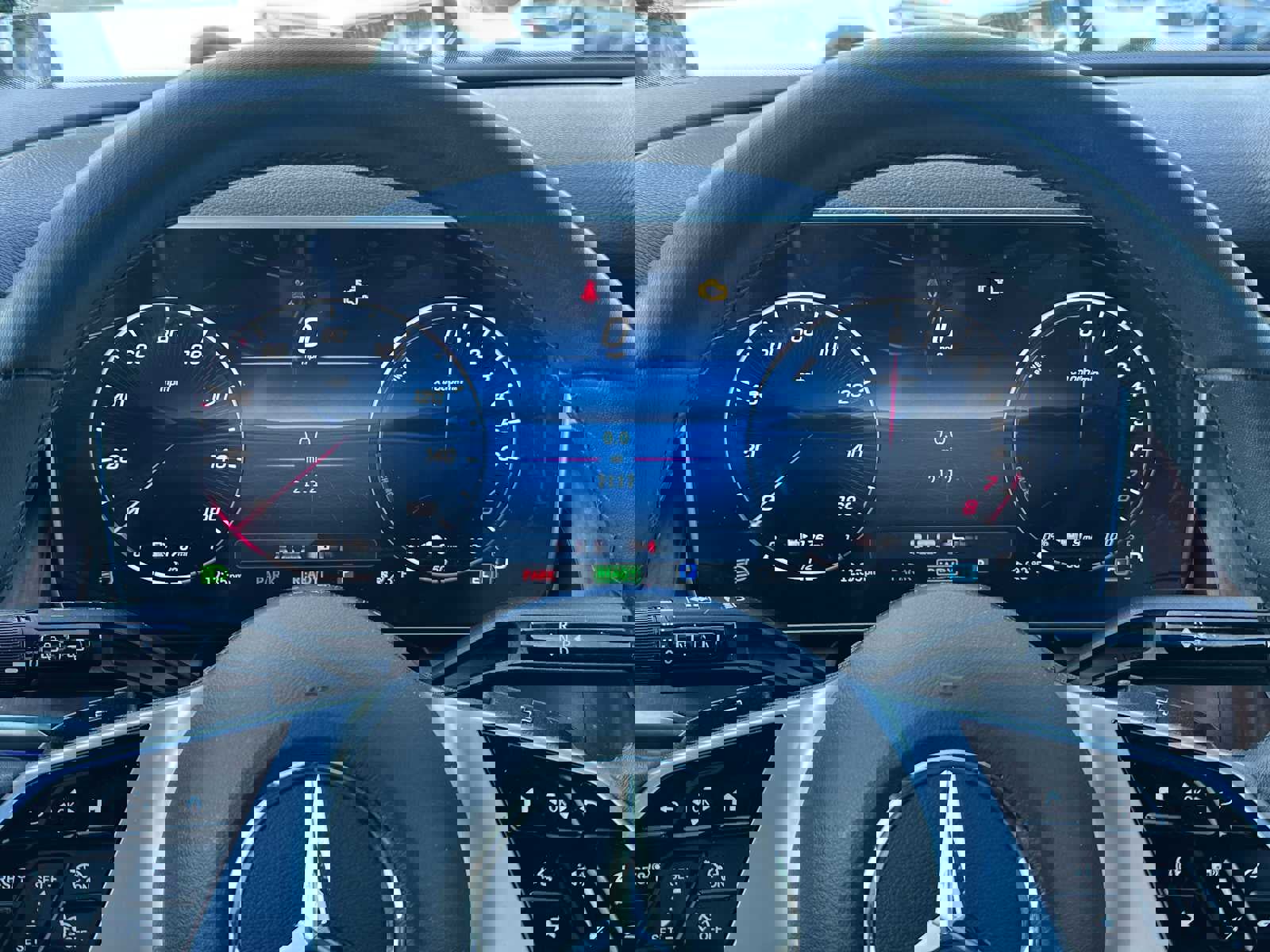 Used 2025 Mercedes-Benz GLC 350e 4MATIC image 24