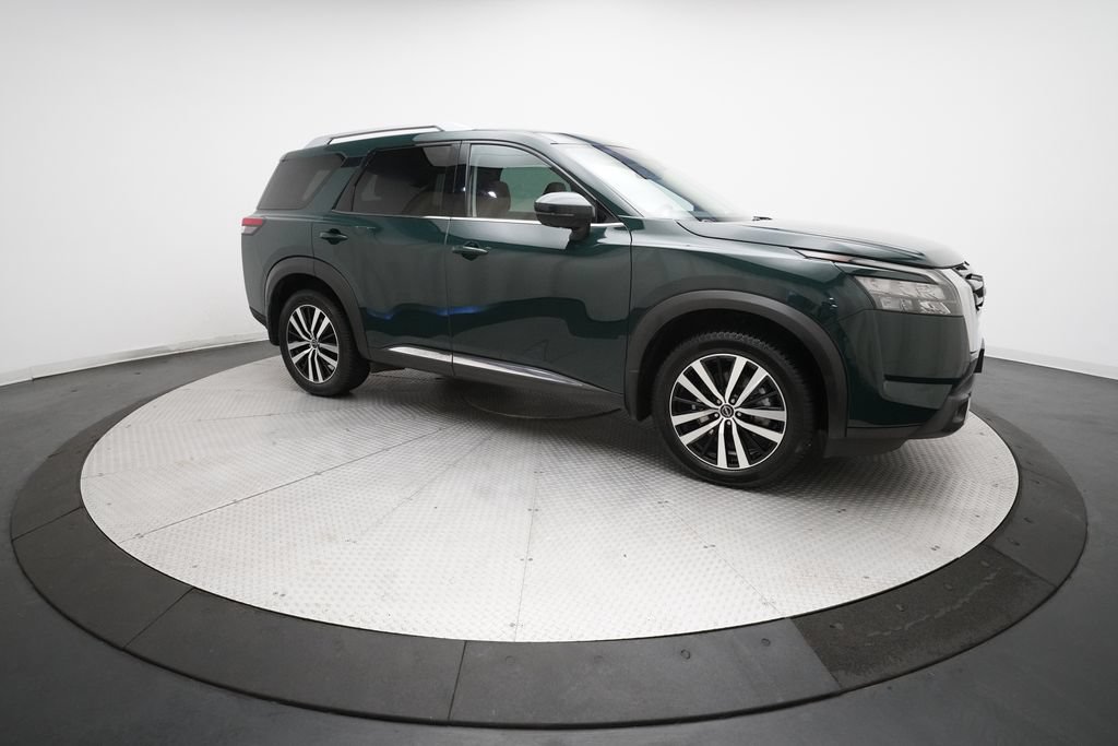 Used 2025 Nissan Pathfinder Platinum AWD/4WD image 37